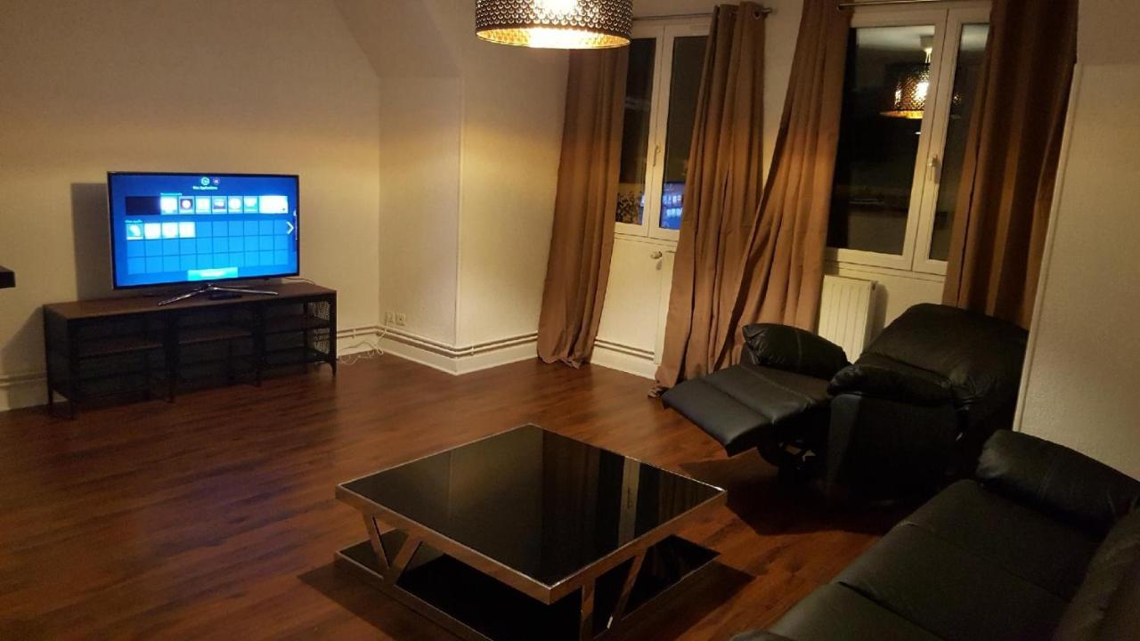Bel Appartement En Plein Coeur De Ville Le Creusot Bagian luar foto